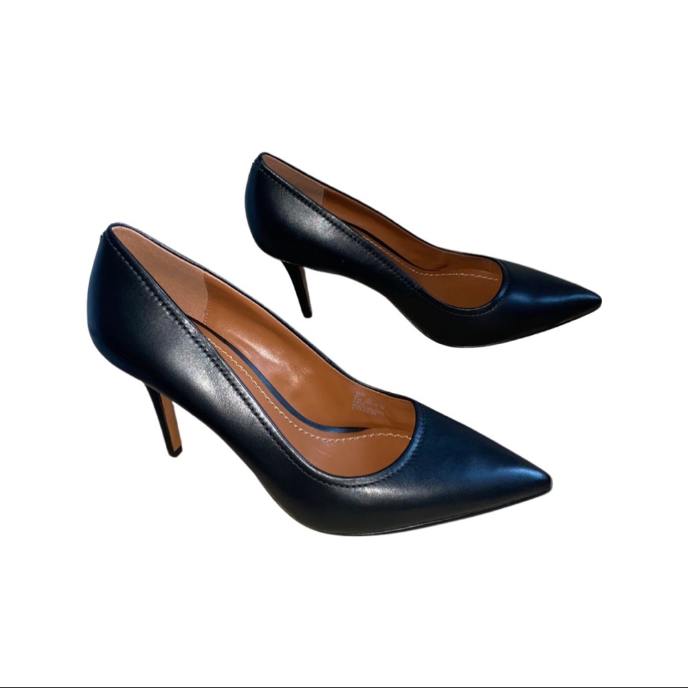 COACH NWOT black leather pumps/heels size 8.5